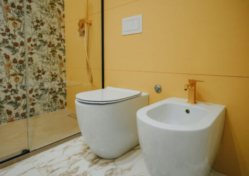 Junior Suite with Terrace and Outdoor Jacuzzi Yellow