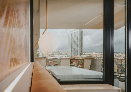 Junior Suite with Terrace and Outdoor Jacuzzi Yellow