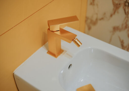 Junior Suite with Terrace and Outdoor Jacuzzi Yellow